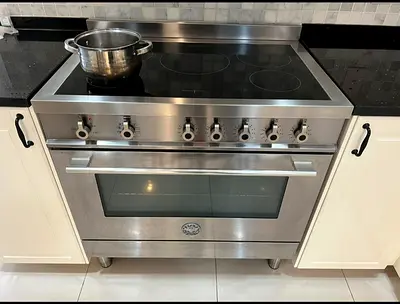 Bertazzoni Stainless Steel induction cooking range 90 cm Range with Hob and Oven - Good Condition