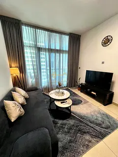 Stunning Lake &amp; Skyline Views | High Floor | Walking Distance to Metro