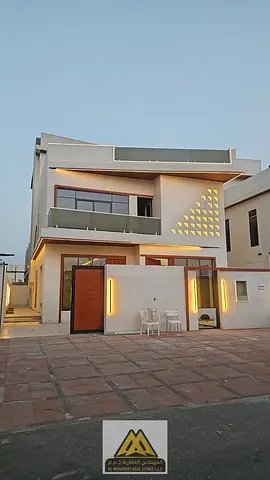 Luxury villa with super deluxe finishes and large spaces, no registration fees, in Al-Haliou 2 area, opposite Azha project.