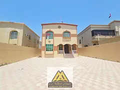5 Bedrooms Spacious Living Room Majlis Plot Size: 5,000 sq. ft. Spacious Layout Prime and Quiet Loca