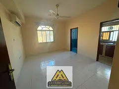 Very spacious studio Separate kitchen Split air conditioning