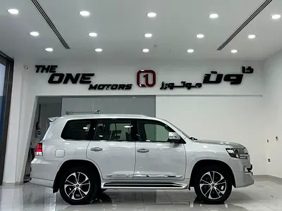 Toyota Land Cruiser GXR Grand Touring 2021 | GCC Specs | Pristine Condition