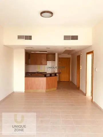Spacious 1Bed | Close to Metro | Vacant Unit