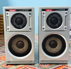 AKAI スピーカー SW-33 2WAY SPEAKER SYSTEM Classifieds: AKAI speaker system- SW N2 ( Made in Japan