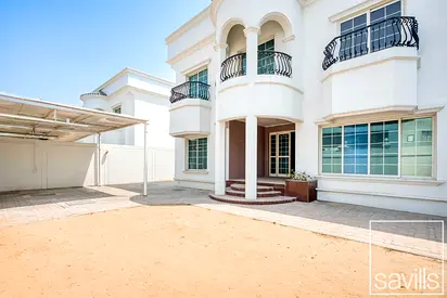 Vacant Now | Swimming pool | Renovated kitchen