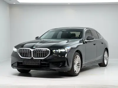 GCC SPECS | from OFFICIAL DEALER BMW 520i 2024 GCC Specs | LOW MILEAGE