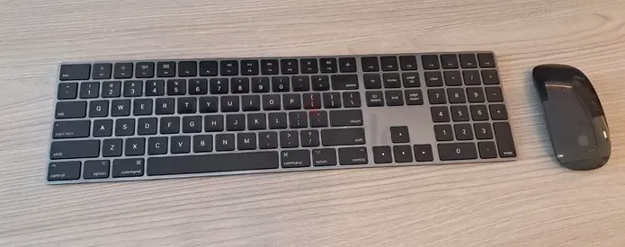 APPLE Slim wireless keyboard and Magic mouse combo - sleek aluminium style