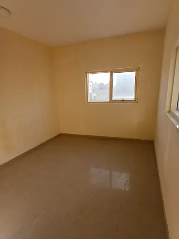 🏡 **للإيجار – غرفة وصالة في النباعة**