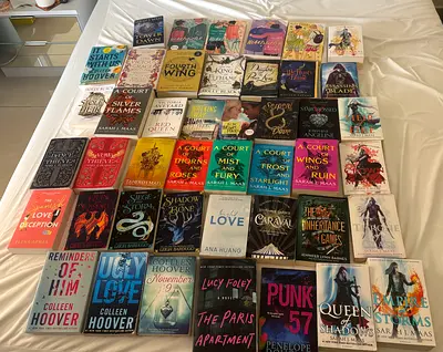 Large collection of like new books