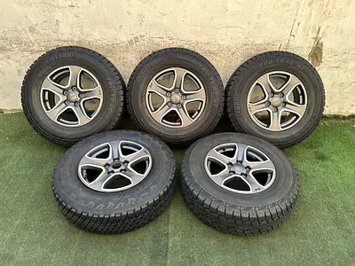 5x Original jeep 17” rims with 245/75/17 All Terrain