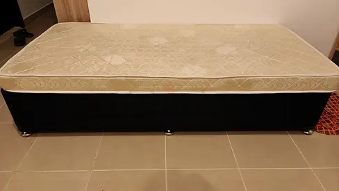 Single bed base with mattress - Excellent condition hardly used likely new