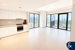 Corner Unit | Vacant September | Large Layout