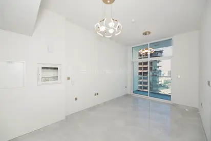 1BR Apartment | Pool & Autodrome View