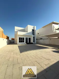 Brand new villa, first occupancy Freshly furnished 4 master bedrooms Majlis (formal living room) Liv