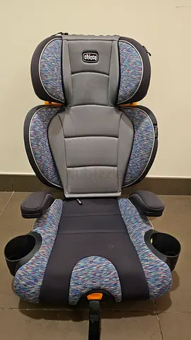 Chicco Car Seat. 9-18 Kgs. Converts to Booster Seat