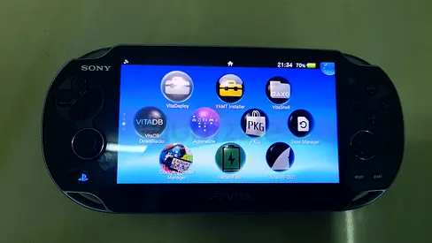 Sony PS Vita 1000 (good condition) - handheld console