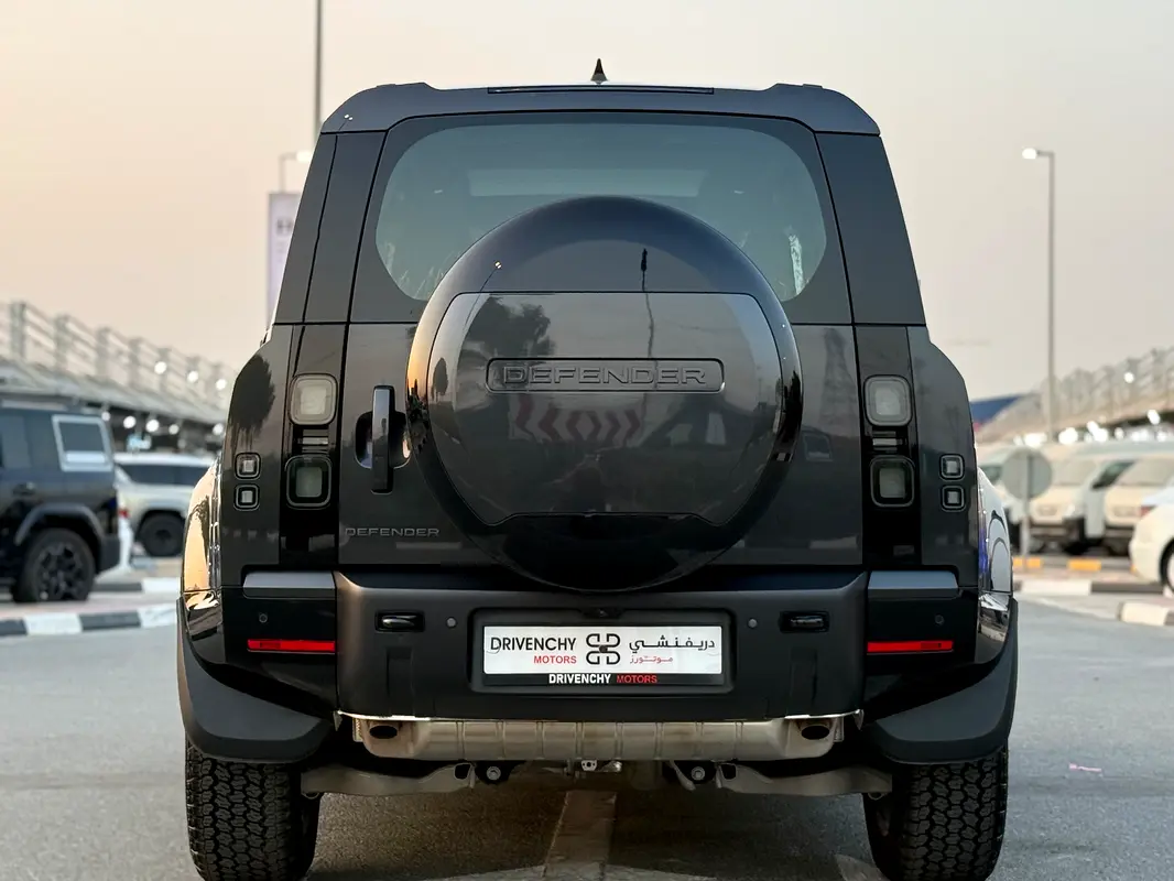 Land Rover Defender 2026