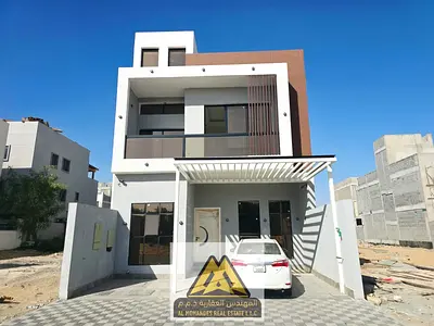 تاون هاوس للبيع بأربع غرف نوم وصالة وغرفة خادمة في منطقة الزاهية عجمان بمساحة أرض ممتازة