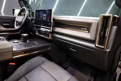صورة 8 لـ 2024 GMC HUMMER