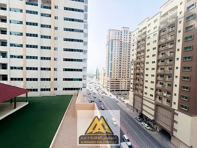 غرفه وصاله بمساحه كبيره مع بلكونه باطلاله مفتوحه بابراج عجمان وان الراشديه3بجوار جميع الخدمات وقريب من الكورنيش