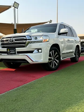 Toyota Land Cruiser 2016 -GXR V6-GCC Specs - Excellent Condition