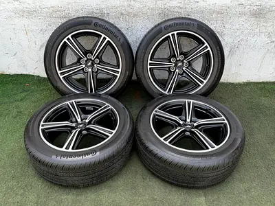 4x Original Ford Mustang 18” rims with Continental 2024