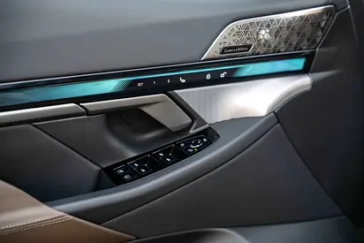 صورة مصغرة 6 لـ 2026 BMW 5-SERIES