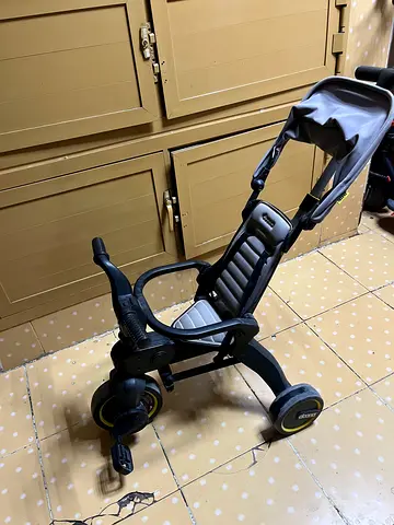 Original Doona tricycle in very good condition.
✅ Folds in seconds
✅ Parent push handle