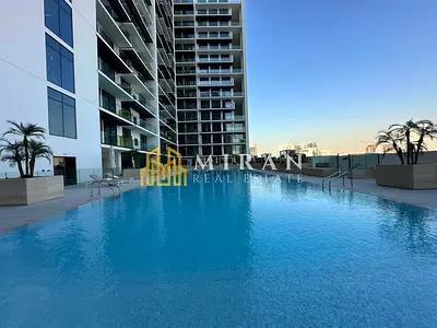 12 cheques-Pool View-Best Amenities