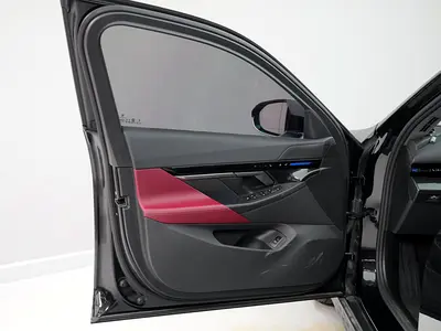 BMW 5 Series 520i, миниатюра 14