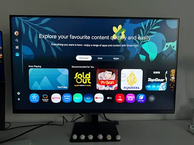 Samsung M7 32-inch 4k Smart Monitor  TV - Flawless Condition - M70F