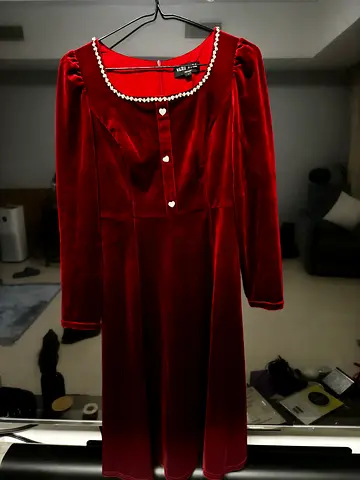 Vero moda S Elegant Red Velvet Evening Dress with Crystal Embellishments