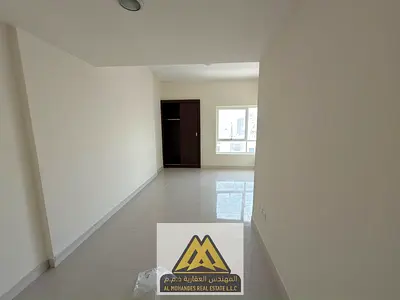 للإيجار السنوي غرفة وصالة ماستر بالنعيمية 1، 2 حمام، خزائن حائط، تكييف مركزي، جيم ومسبح، 29 ألف، 4 دفعات.