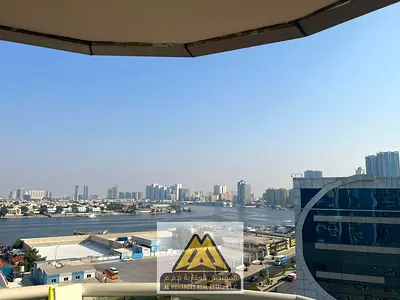 فرصة استثمارية وسكنية للبيع غرفه وصاله مع بلكونه اطلاله مفتوحه وبحريه بابراج الاورينت