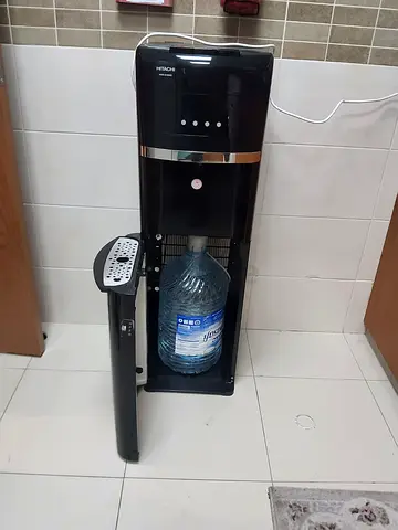 Bottom load water dispenser