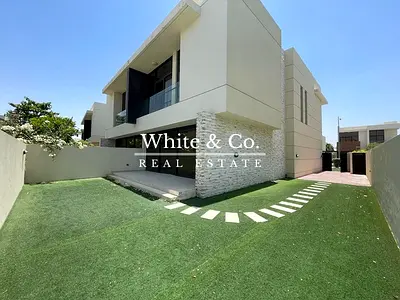 Spacious | Corner Unit | Available Now