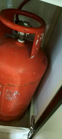 Cyclinder with regulator n stove