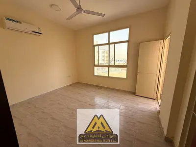 مساحة واسعة | بلكونة | تكييف سبليت ممتاز | موقع مميز قريب من جميع الخدمات | سهل الوصول للشارقة ودبي وطريق الشيخ محمد بن زايد | فرصة إيجار سنوي مميزة |