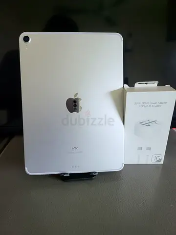 Apple iPad pro 11 cellular 512GB Face ID working with accessories and delivery