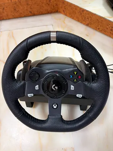 للبيع Logitech G920 Racing Wheel + Pedals + Gear Shifter