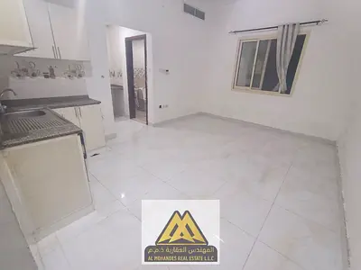 استوديو ملكي فاخر للإيجار السنوي في الجرف 3 - عجمان (مساحة ممتازة وتوزيع ذكي - موقع حيوي قريب من الخدمات والدوائر الحكومية بتسهيلات في السداد)