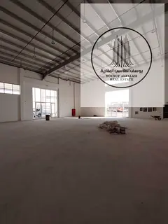 For rent shuroom 4400 sq ft 55 kW electricity price AED 340,000
