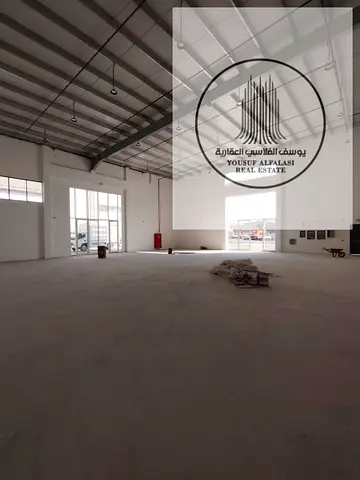 للايجار مساحه 4400 قدم كهرباء 55 كيلو السعر 340.000 درهم