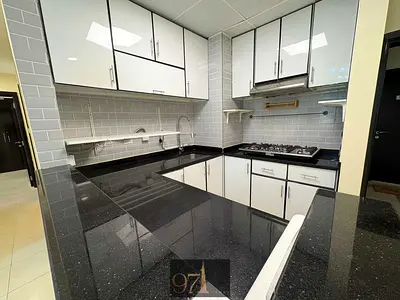 2bedroom+Study | Upgraded unit | Move in July | Near Mosque and Mall