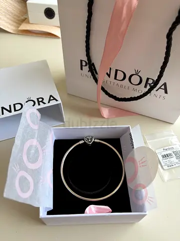 Brand New Genuine Pandora Silver Moments Heart Clasp Bangle – Unworn