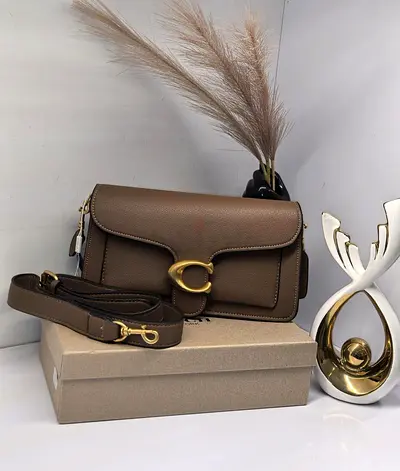 Master copy Coach Brown leather shoulder bag with gold hardware - good condition