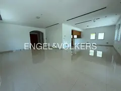 Vacant | Huge Plot | Single Row | Prime Location