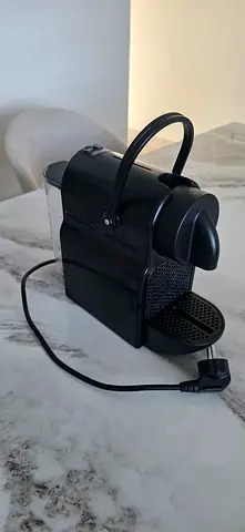 Nespresso Inissia Coffee Machine - Black Like New