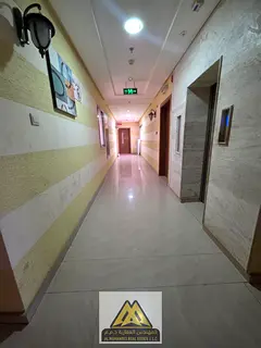 Very large area | Prime and vibrant location | Directly on the road | Quiet family building | Close