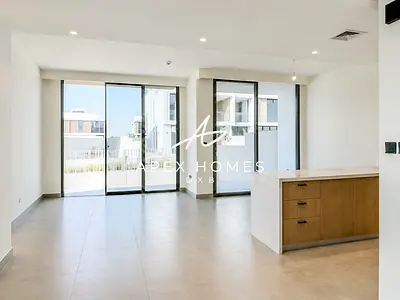 Luxury 4 Bedroom Townhouse | Golf Grove | Vacant